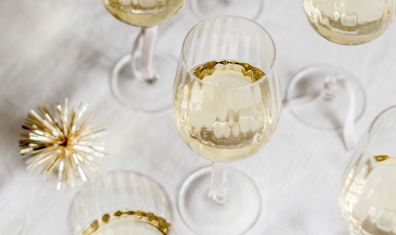 white wine glasses 